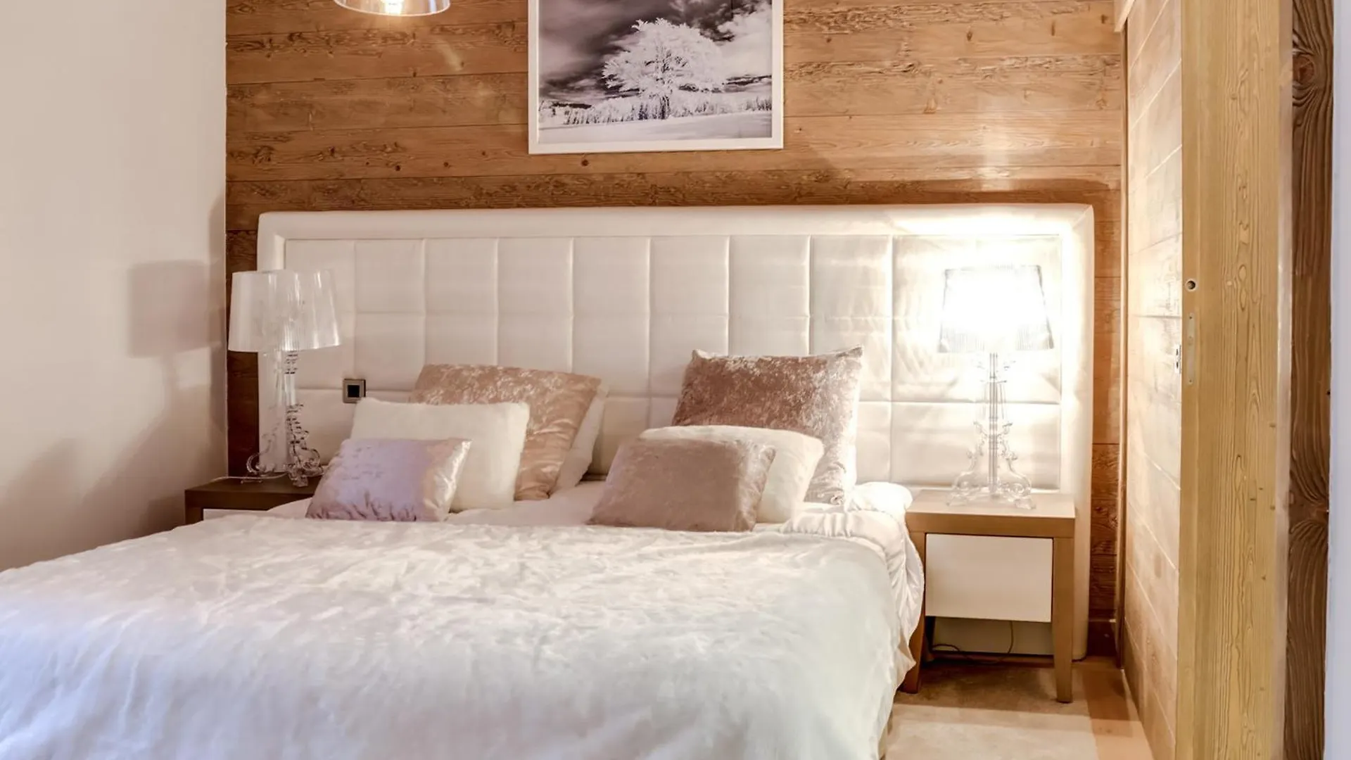 Appartement 4 Pieces De Luxe, A Deux Pas Des Pistes Et Commerces, Avec Parking Et Acces Fitness A Courchevel - Fr-1-562-35 0*,  Francia