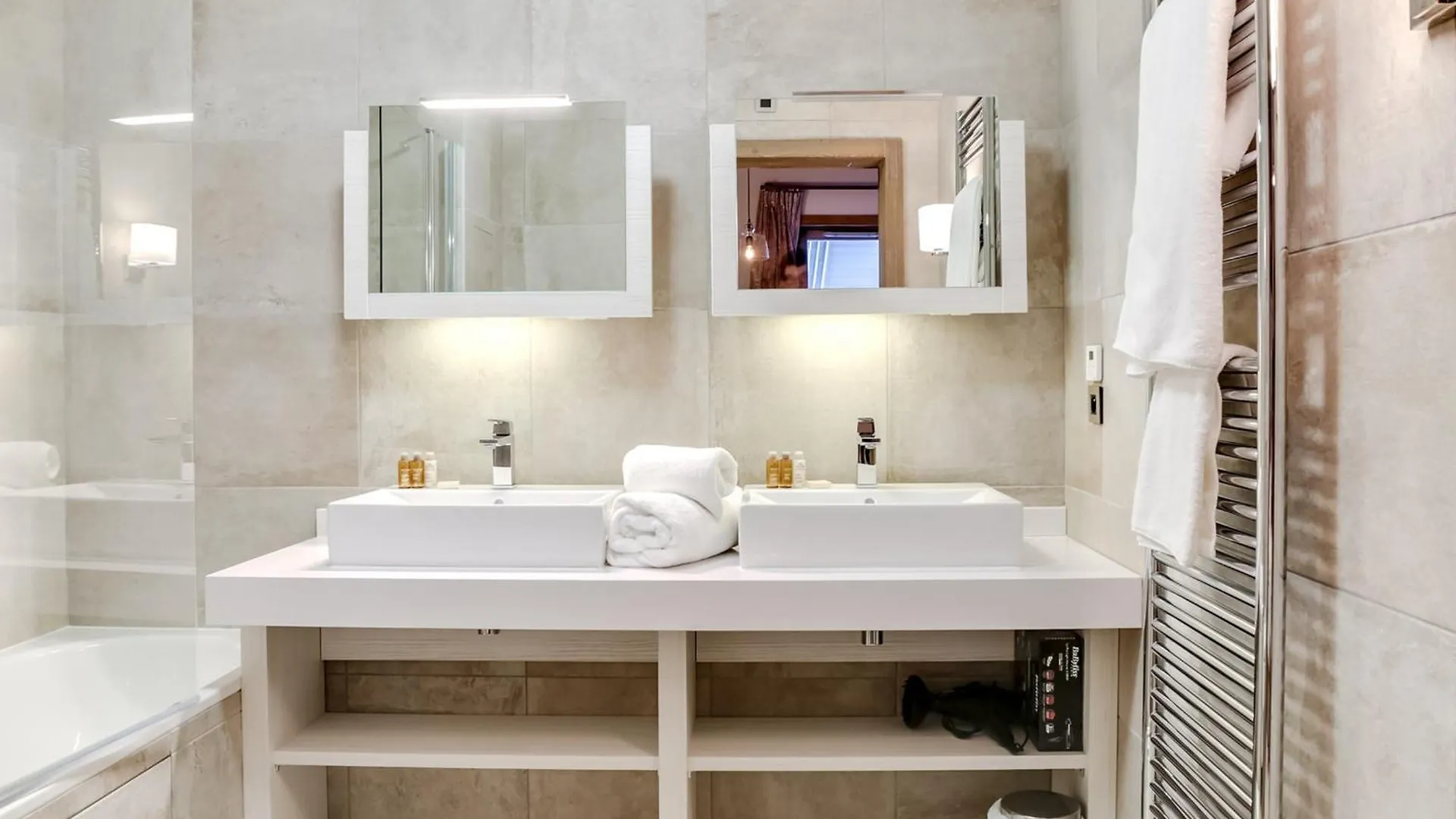 Appartement 4 Pieces De Luxe, A Deux Pas Des Pistes Et Commerces, Avec Parking Et Acces Fitness A Courchevel - Fr-1-562-35 Apartamento